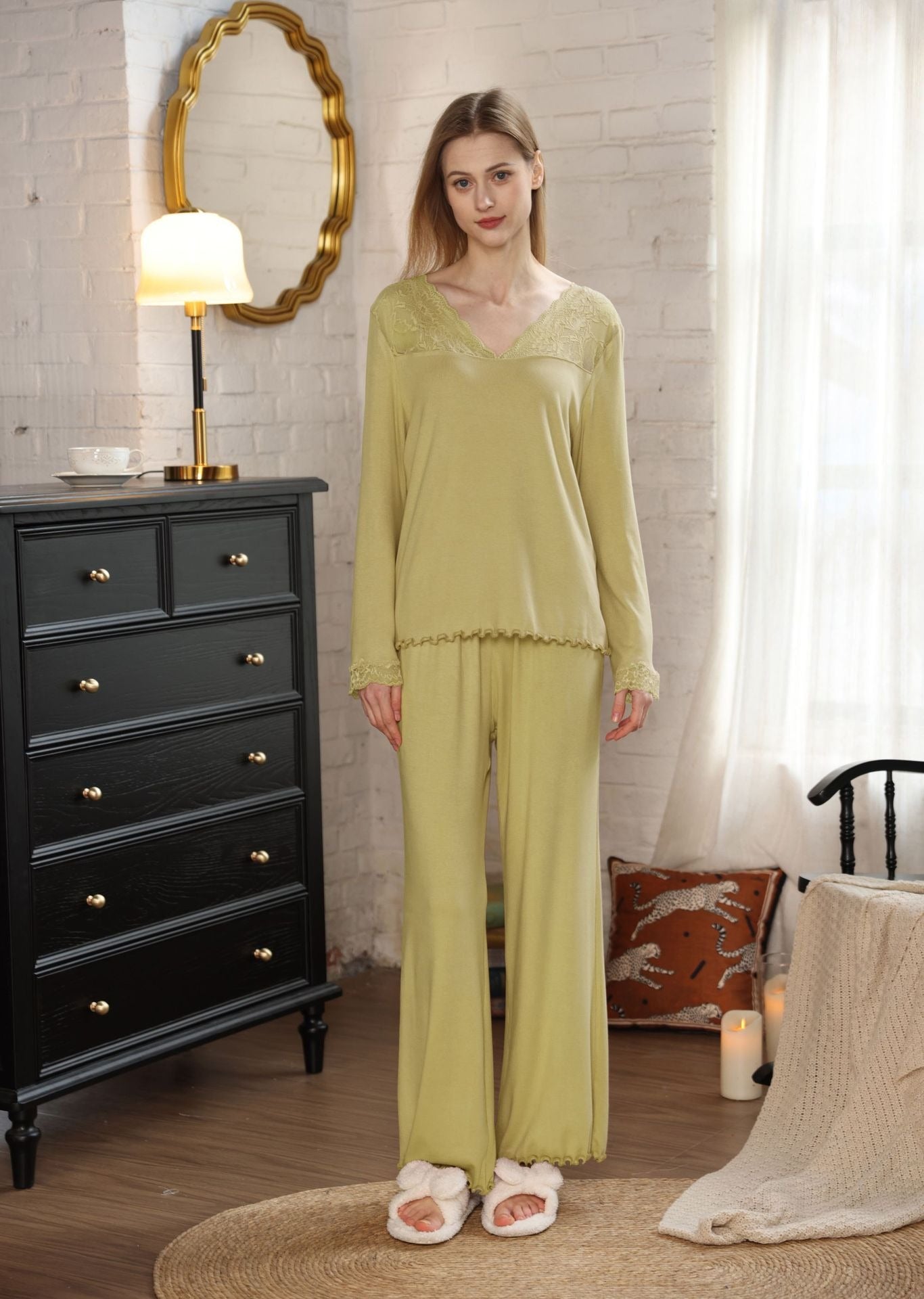 Bộ Mặc Nhà Claire Lounge Set